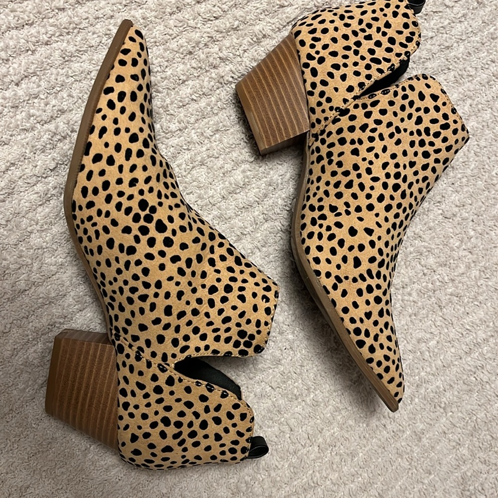 Lulus leopard booties - Picture 3 of 3